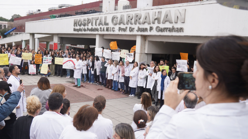 Entre protestas y reformas: el Gobierno plantea un "plan de eficiencia" en el Hospital Garrahan